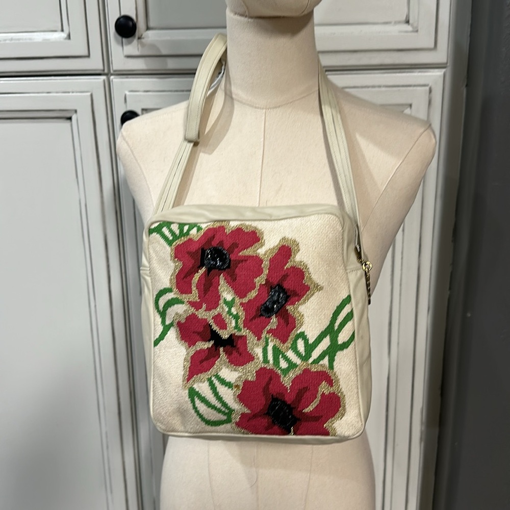 Vintage Boots Bailey hand knit embroidered floral crossbody bag purse cream